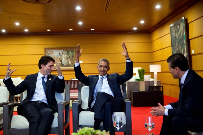 President Barack Obama talks with Prime Minister Justin Trudeau of Canada and President Enrique Peña Nieto of Mexico prior to the 2015 APEC Summit